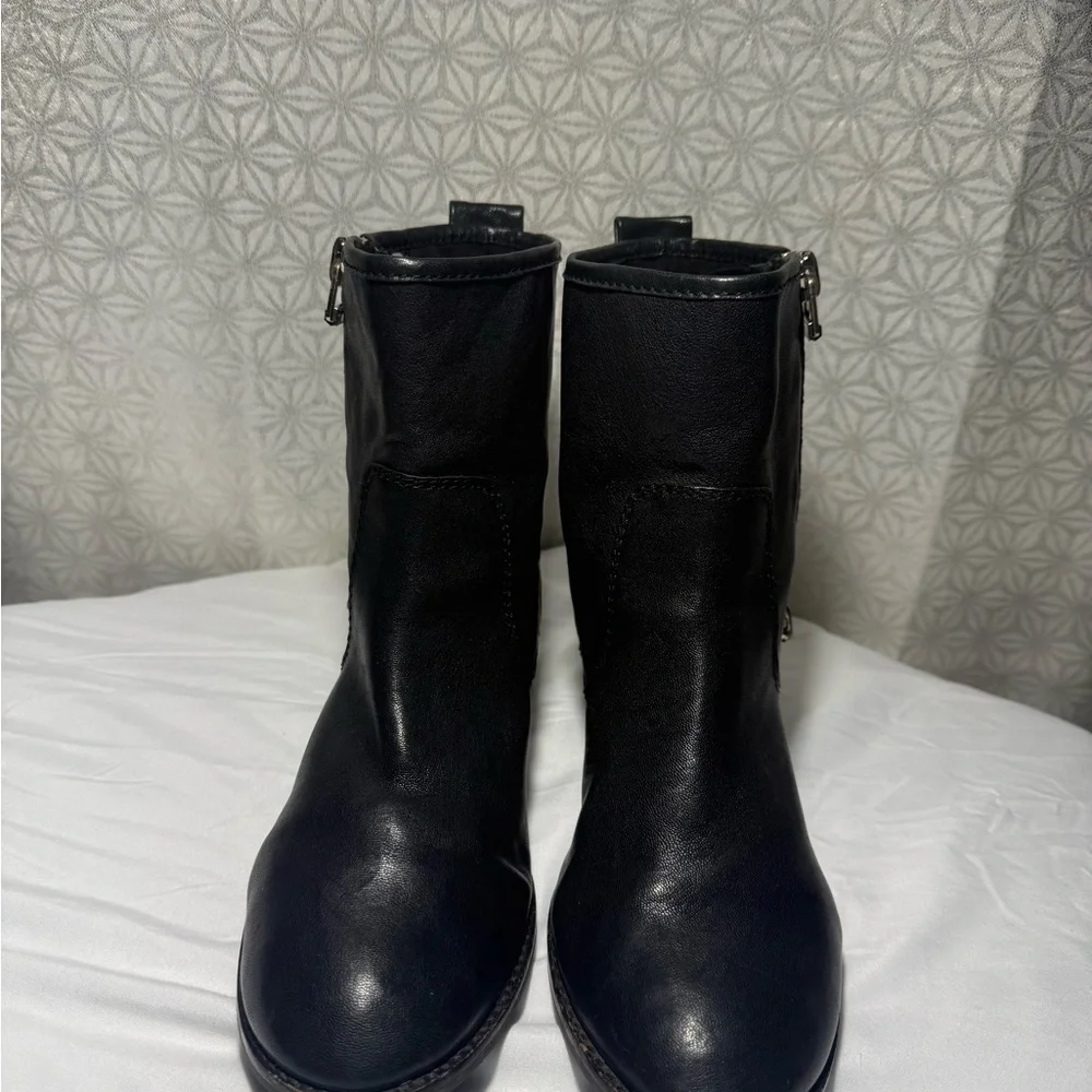 Antonio Melani Black Leather Ankle Boots Size 8.5 Side Zip